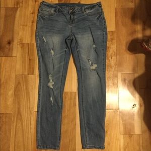 Maurices distressed jeggings size L short